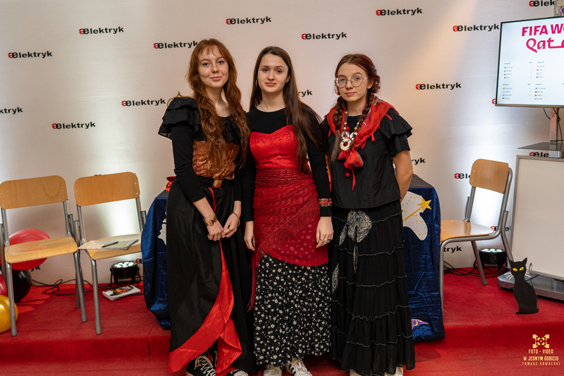 zdjęcie nr 1 - Zaczarowany świat magii i wróżb, czyli Andrzejki w Elektryku