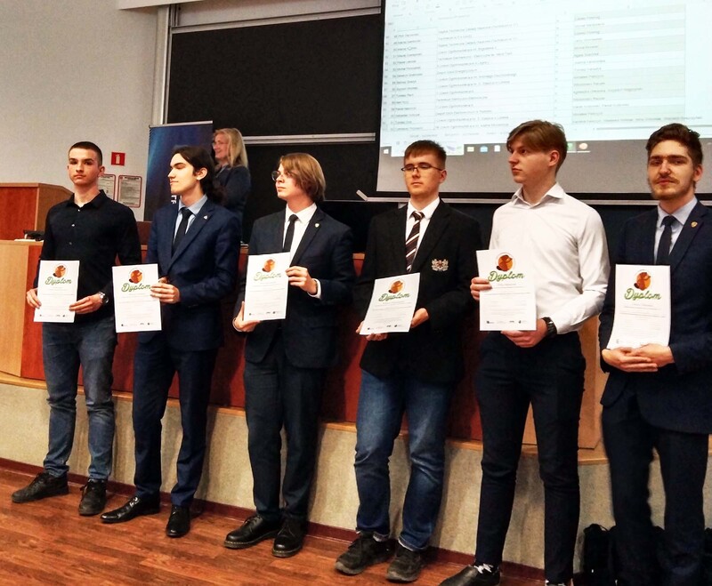 zdjęcie nr 1 - Programiści z Elektryka laureatami Międzynarodowego Konkursu Informatycznego „Bóbr”